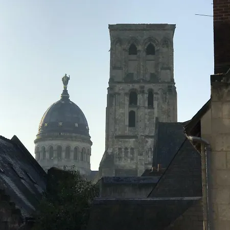 21 Rue Du Petit Soleil * Tours
